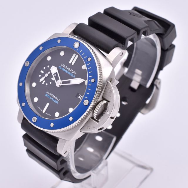 Panerai Submersible PAM01209 Image 2